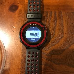 Garmin Forerunner 220 - Gently used